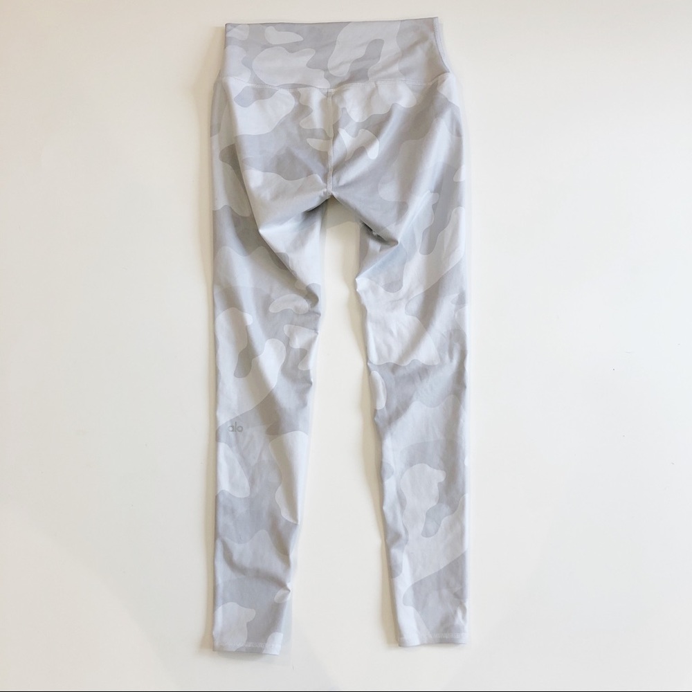 Alo Yoga White Camo High Waist Camo Vapor Legging - Picture 3 of 8